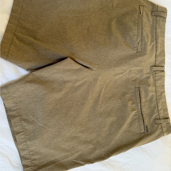 Izod Men's Tan Hybrid Shorts - Picture 2 of 4